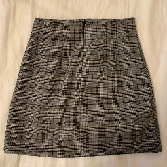 Brandy Melville Plaid Skirt - Picture 2 of 5